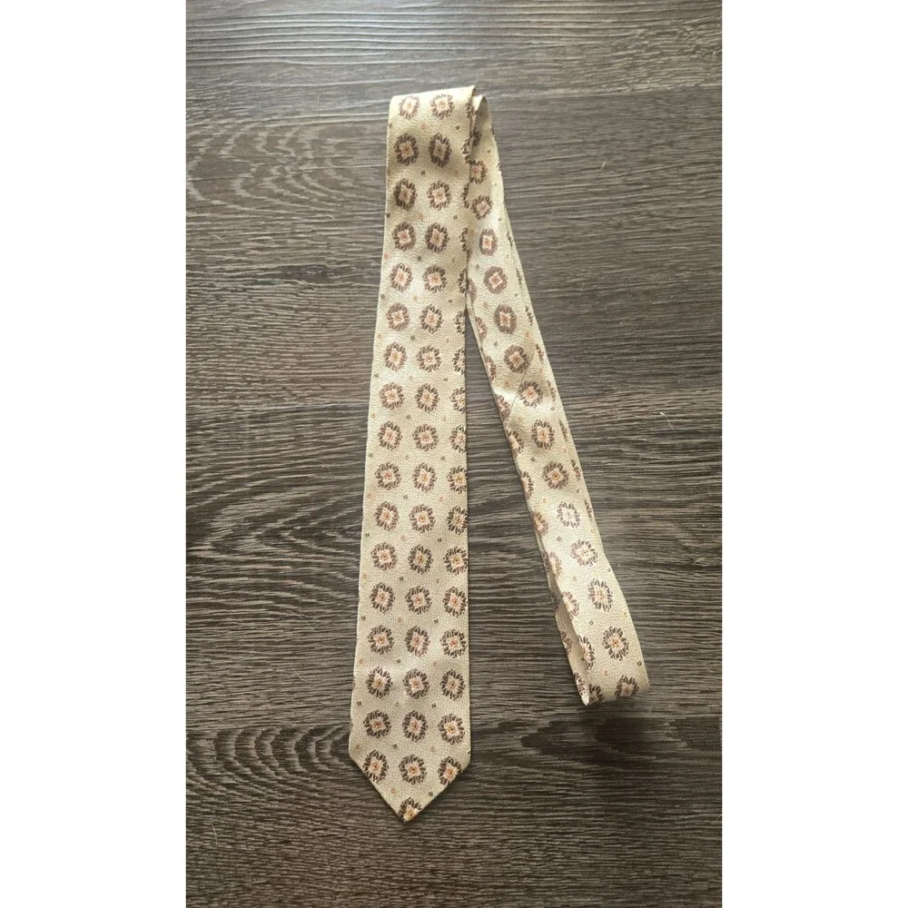 Vintage 1970s-style Italian-designed necktie Imported Fabric Italian Designed